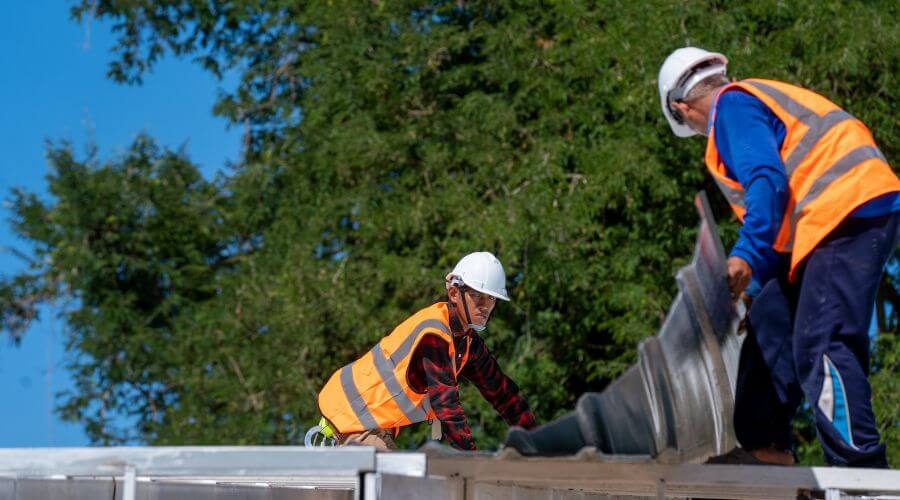 Expert flood damage restoration services in Sadorus, IL